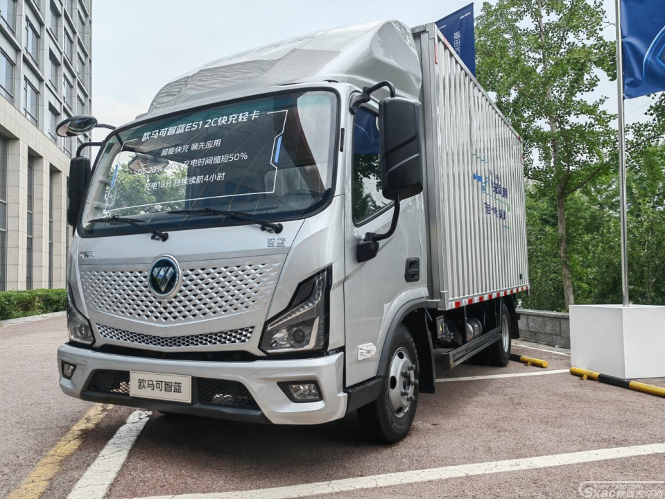 18分钟高效补能 欧马可智蓝发布行业首款“2C超能快充”100度纯电轻卡