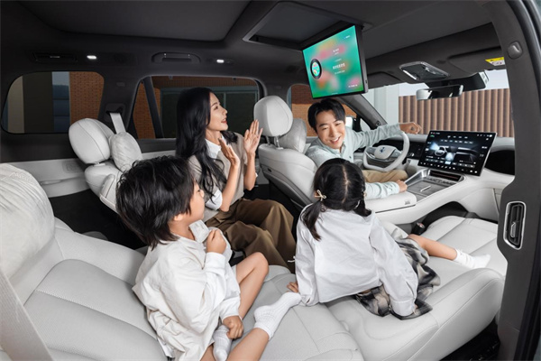 大六座安全豪华SUV腾势N8L31.98万起预售