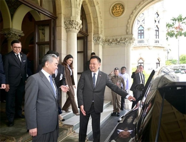 从&ldquo;总理座驾&rdquo;到&ldquo;全球销冠&rdquo;：比亚迪改写世界汽车格局